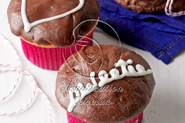 Chocolate Cream Cupcakes