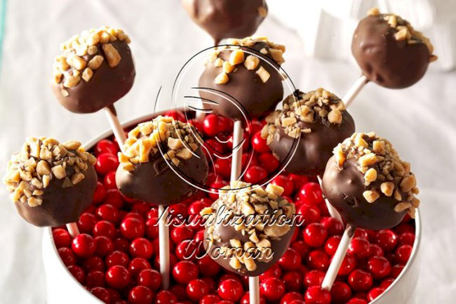 Toffee Cheesecake Pops