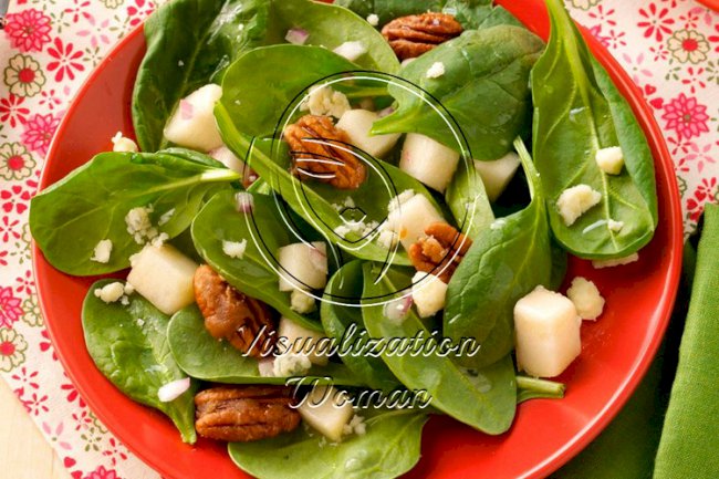 Spinach Salad with Pears & Candied Pecans