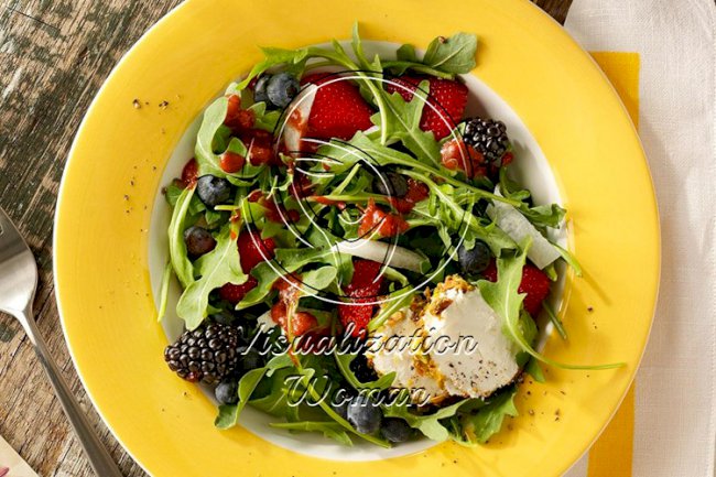 Arugula Salad with Berry Dressing