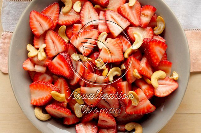 Swift Strawberry Salad
