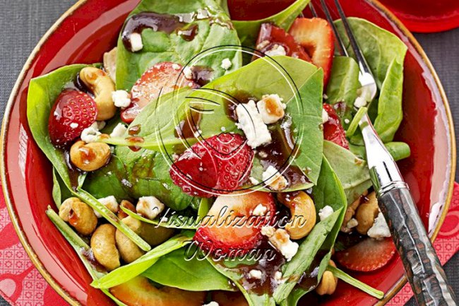 Spinach and Gorgonzola Salad