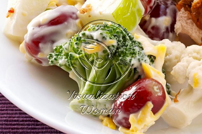 Cheesy Broccoli-Apple Salad