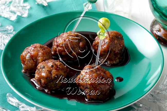Pomegranate-Glazed Turkey Meatballs