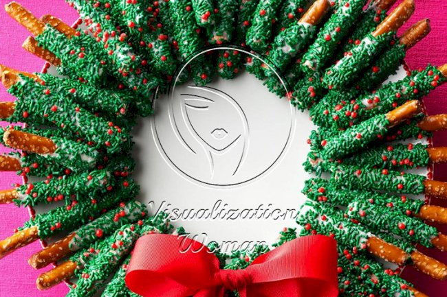 Chocolate-Dipped Pretzel Wreath