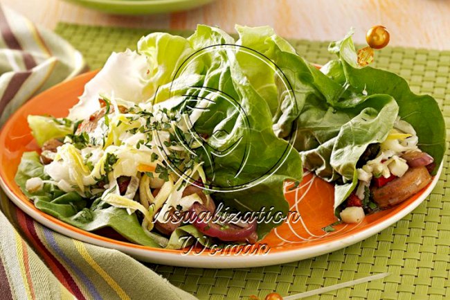 Spicy Chicken Sausage Lettuce Wraps