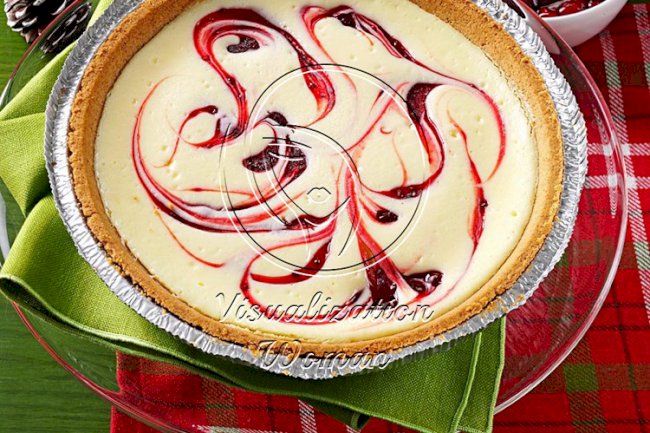 Raspberry Swirled Cheesecake Pie