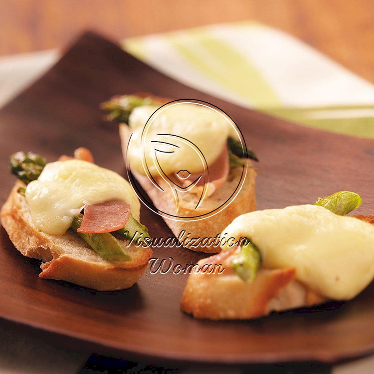 Asparagus, Brie & Parma Ham Crostini