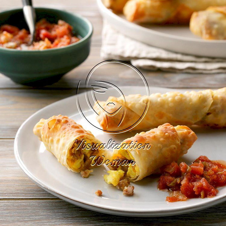 Cheesy Breakfast Egg Rolls