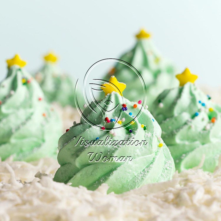 Festive Meringue Christmas Trees