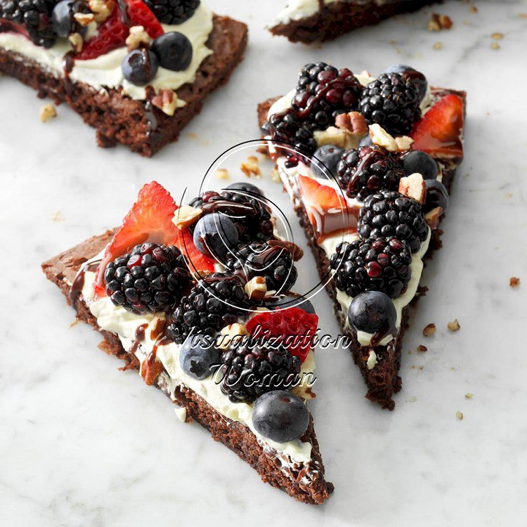 Berry Brownie Pizza