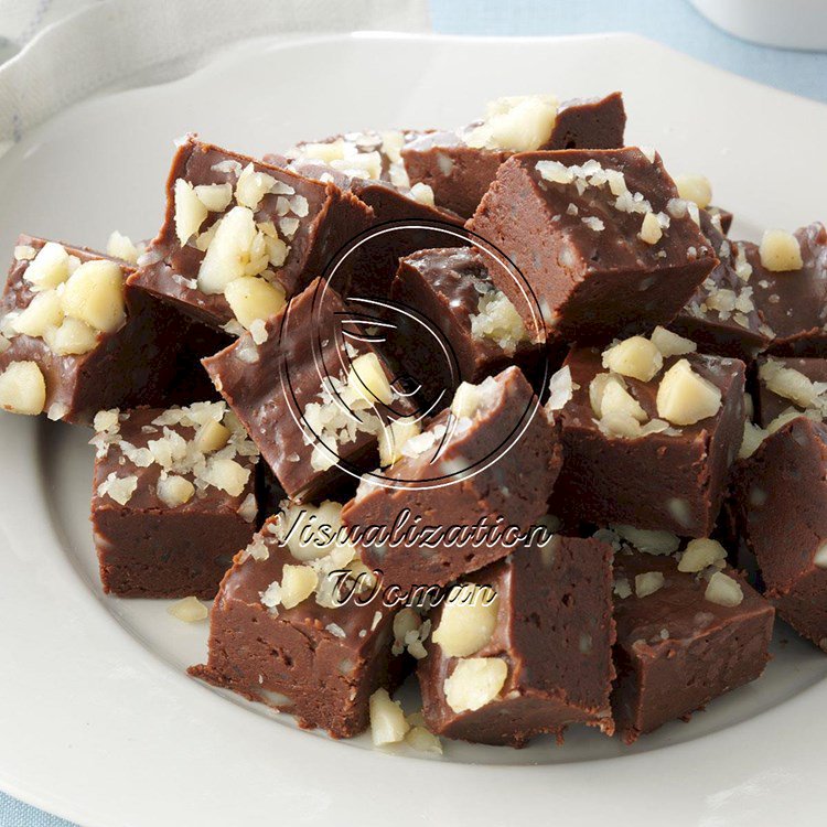 Simple Macadamia Nut Fudge