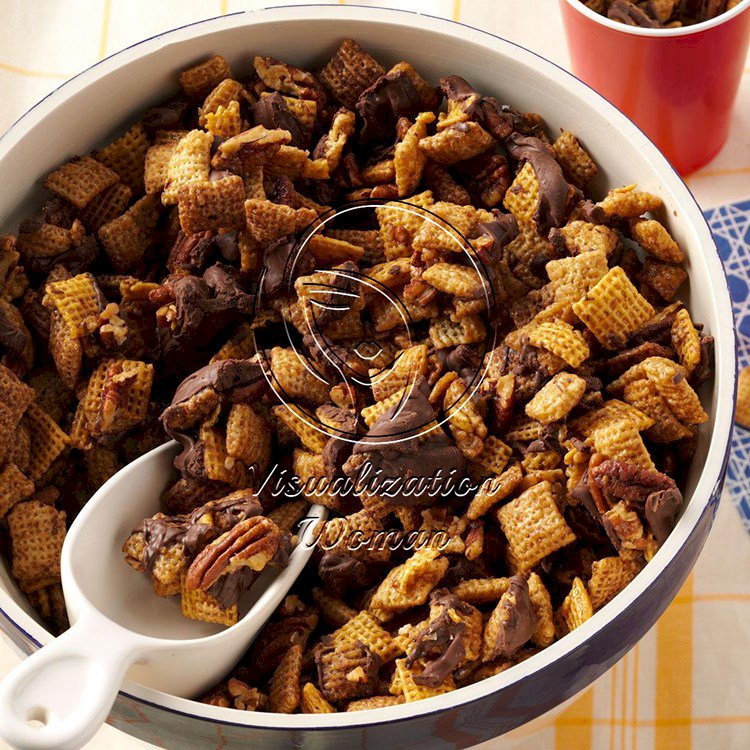 Chocolate Pecan Pie Snack Mix