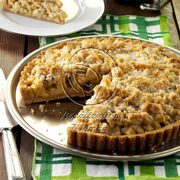 Apple Crumb Tart with Cinnamon Cream