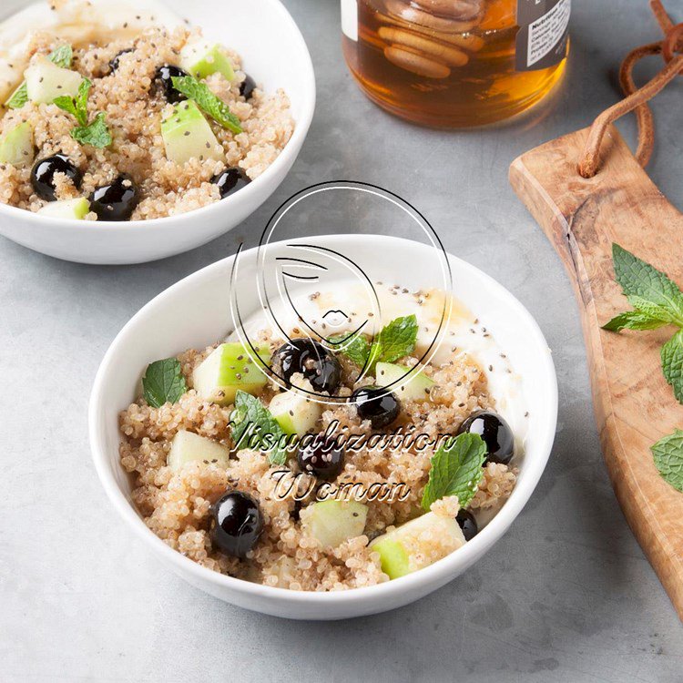 Quinoa Breakfast Bowl