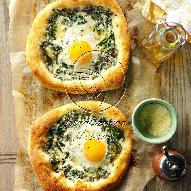 Spinach-Egg Breakfast Pizzas